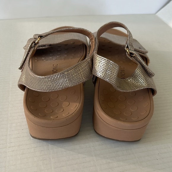 Vionic "Raz Metallic" Gold Adjustable Platform Wedge Sandals 10 - Picture 6 of 7